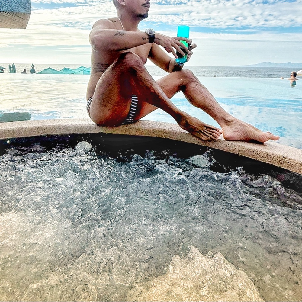 Meet your Posher, Carlos